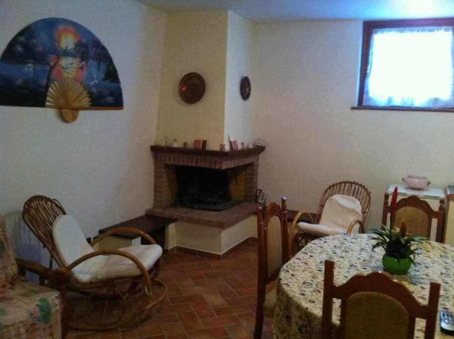 Ospitaci Appartamenti Di Campagna Le Rancole Valtopina Exterior foto